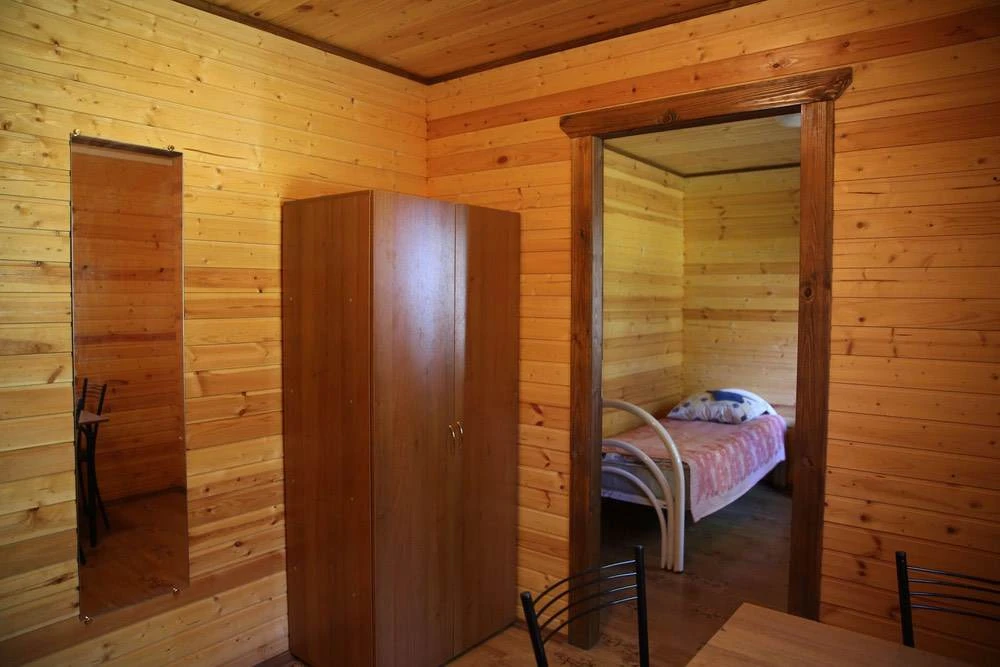 Номера в общем корпусе Базы отдыха Кандикюля